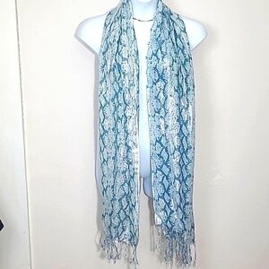 Scarf Fringed Snake Print  Turquoise White Sparkly Silver 80" EUC Pashmina Soft